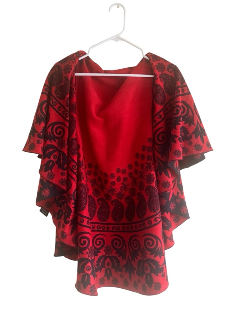 Charlie Paige Red and Black Paisley Poncho Sleeveless Layered Wrap One Size